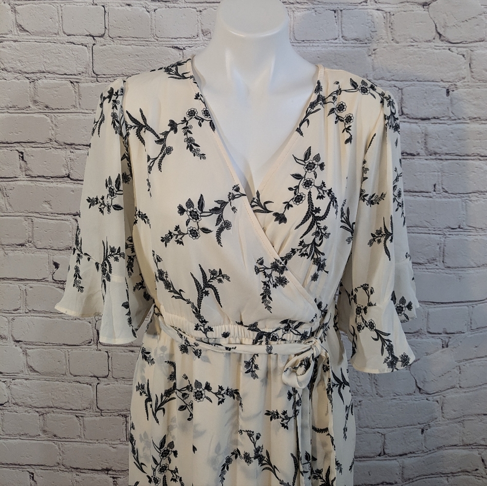 Torrid Cream Floral Maxi Georgette Surplice Ruffle Hi-Low Dress - Picture 6 of 8